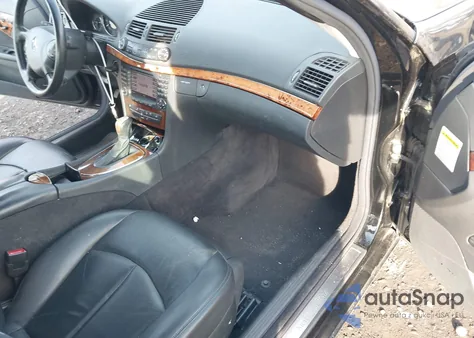 2004 Mercedes-Benz E 320 4Matic z USA, uszkodzony, nr VIN WDBUF82J44X160270